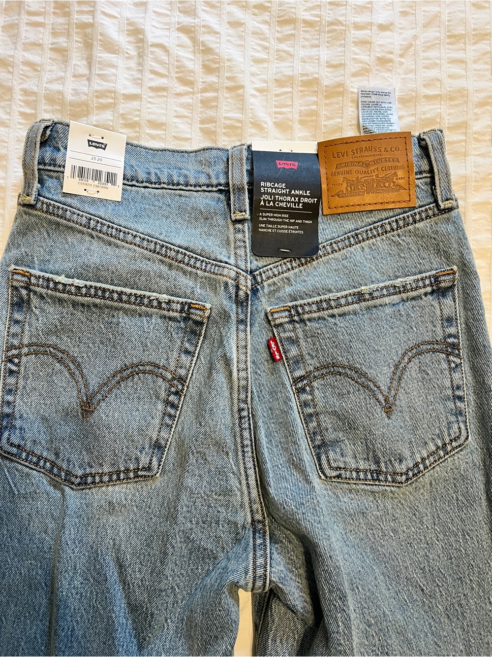 Levi’s Ribcage Straight Jeans - Picture 4 of 5